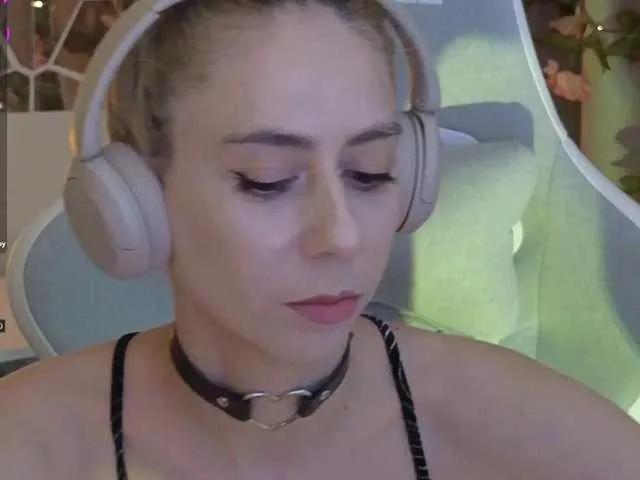-Light-Fury- on BongaCams