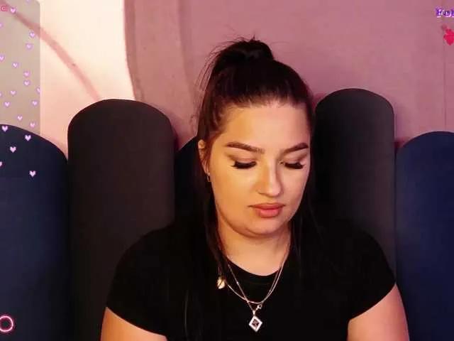 AdelynnReed — As everyone does, I like to be treated in good ways.
I m a giver so if u make me feel good I will also do the same back too xx