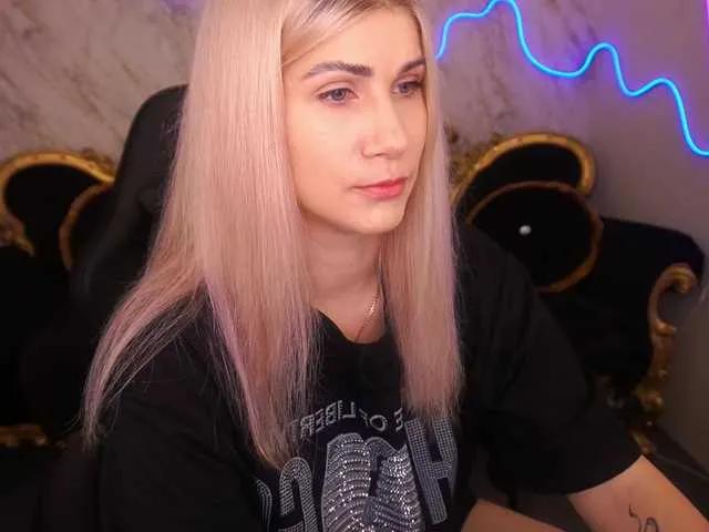 CassandraGood on BongaCams 