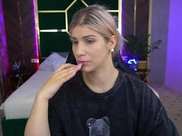 CassandraGood on BongaCams 