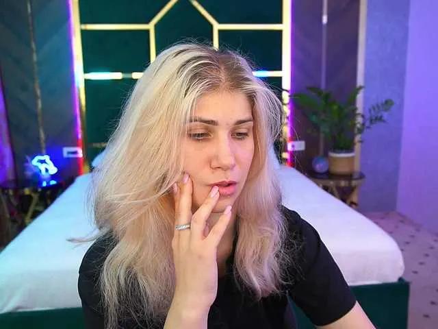 CassandraGood on BongaCams 