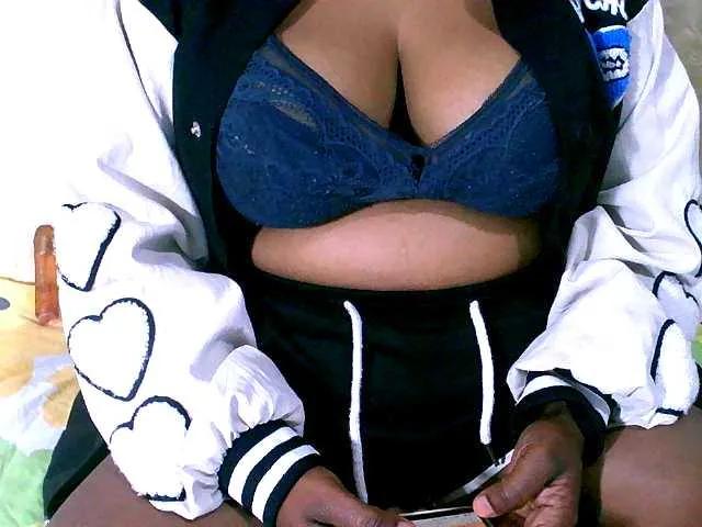 Elisahh on BongaCams