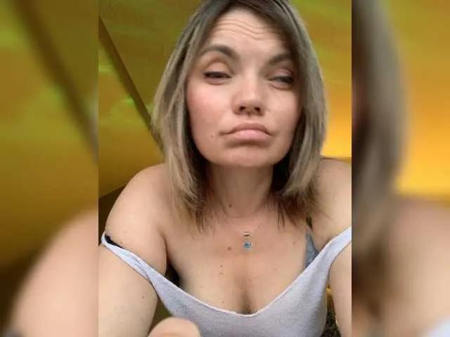 Ella-Pearlie — Freechat on BongaCams