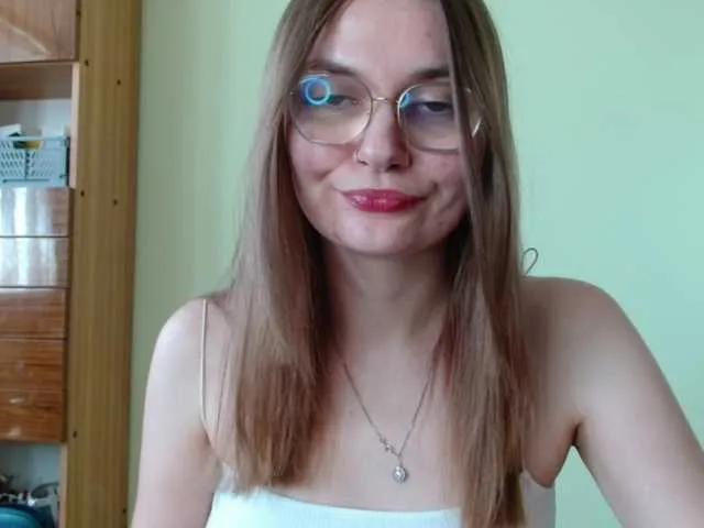 Ellyxcute on BongaCams