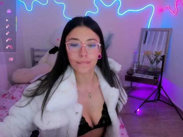 Goddestatto — I love a good foreplay where they make my breathing accelerate and they take me by the neck, squeezing my breasts, strongly but gently. But there is something else that excites me, I would like to tell you and have you discover it by playing with me.