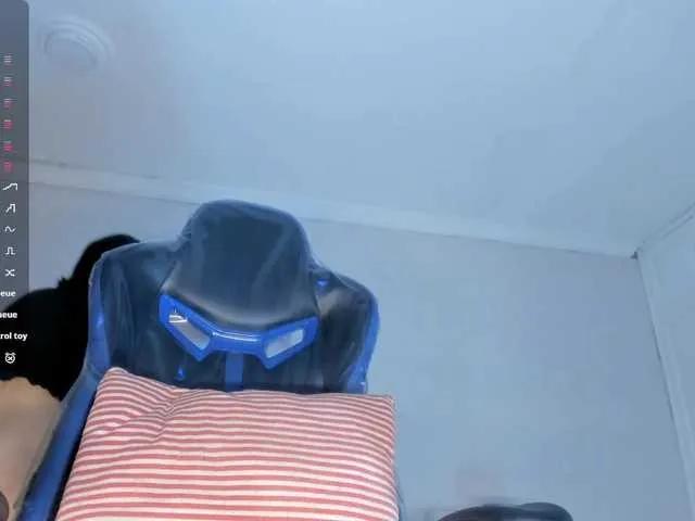 Lissalittlee on BongaCams 