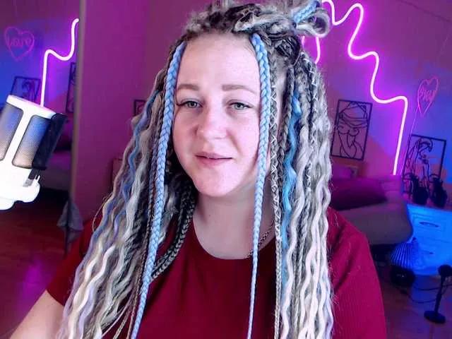 LizzyShine — Wit, beautiful hands, vibration and games