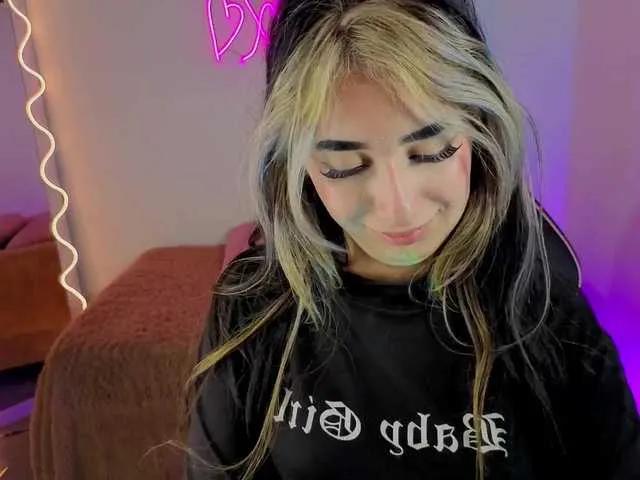 Malory-tay on BongaCams