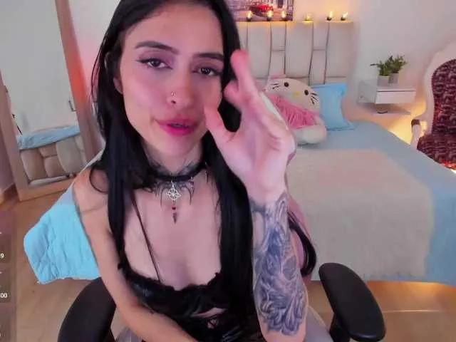 Melanny-lopez-18 on BongaCams
