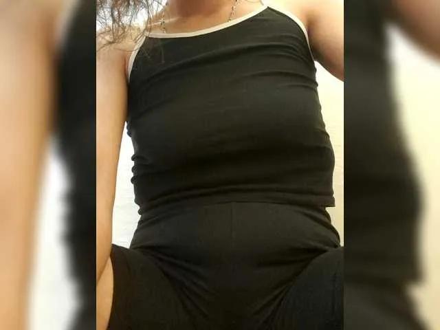 Sarach4 on BongaCams