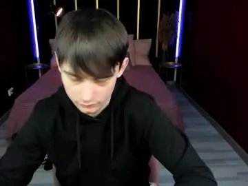 alejandro_ellias — GOAL: nude squats 30 times [199 tokens remaining] Welcome to my room! #new #young #18 #muscle #cute