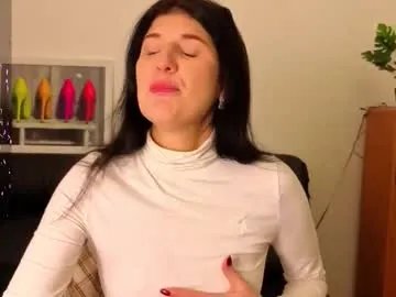 alianna_solo_kiss — hi // GOAL: undress me and make me hot [2040 tokens left] #smile #Goddess #natural #cute #milf