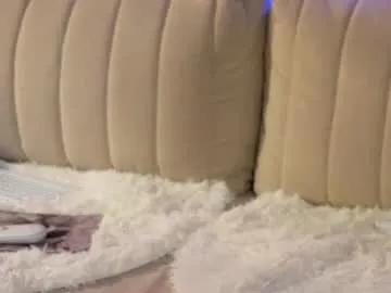 alvuwka — WELCOM - Goal: rubbing your naked pussy against the pillow [172 tokens left] #bigtits #young #feet #pussy #cum