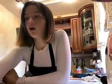 darlinebruster — GOAL: Hi Emily [5 tokens remaining] Welcome to my room! Im Emily.Wait u in my room honey. #natural #new #teen #shy #lips