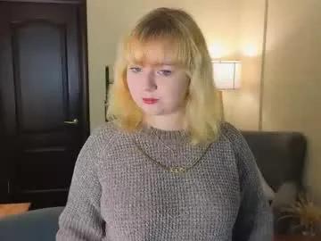 elaine_lewis — GOAL: air kiss + smile [25 tokens remaining] Welcome to my room! #new #bigboobs #shy #natural #18