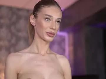 ellieredd on Chaturbate