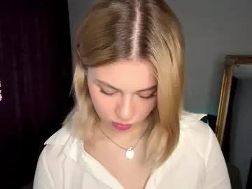 lil_elisa — Goal:Play with my lips|| Do u want see how i'm tease my skirt and a little peak my panties> #natural #18 #new #shy [11 tokens remaining]
