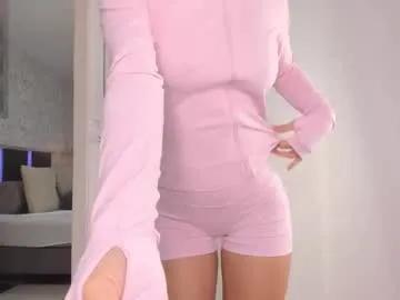 lili_foxy — tease with ass    "   #slim #natural [371 tokens remaining]