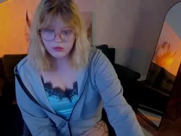 luna_c0ra — spank my ass [18 tokens left] Hi, my name is Luna, it's my first day here #new #teen #18 #cute #nonude