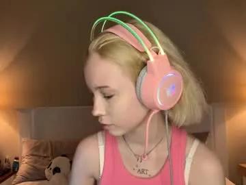 maudhendry — Goal:Spray water on boobs + pinch nipples Hi, my name is Mia, I like many things, for example, playing computer games, walking in the evenings, welcome to my place, let's have a great time. #new #shy