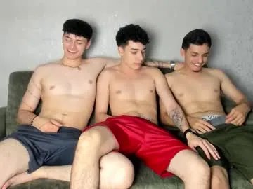 pelusos_mens on Chaturbate