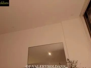 roldansvalery — It's my birthday! :) #lovense #bigboobs #tease #curvy #latina Goal #1/5   59:31 Left