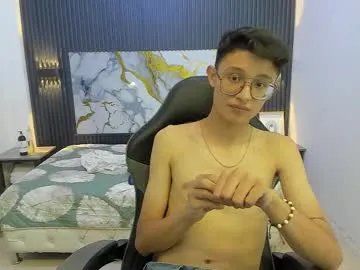 santiago_russo18 — GOAL: Get Naked [69 tokens remaining] Welcome to my room! #asian #twink #18 #skinny #young