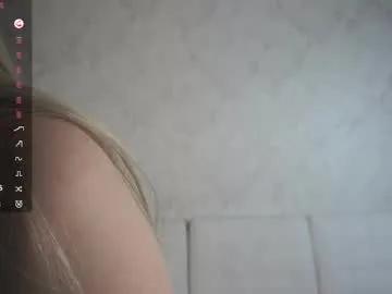 sweetyoops — Goal: lick my sweet fingersCall me Summer Nice to see you! #18 #skinny #squirt #bigass #lovense [11 tokens remaining]