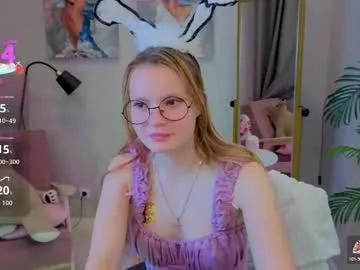 urgingeremma — GOAL: Suck my finger with the eyes contact [7 tokens remaining] Hi! My name is Emma. I'm #new here, I'd love to meet you! #skinny #shy #teen #redhead