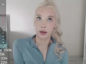 vickyfuckingdoll on Chaturbate