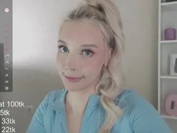 vickyfuckingdoll on Chaturbate