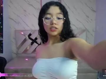 victoria_castillo_b — GOAL: Sexy Dance [29 tokens remaining] Welcome to my room ! #feet #new #latina #natural #teen