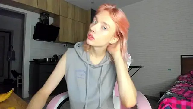 _Alice_Kitty — naked 2m