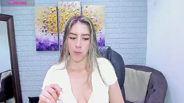 _sofia_cruz on StripChat