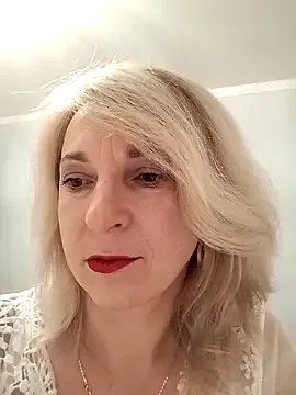 AhlyssaLove1155 — Freechat on StripChat