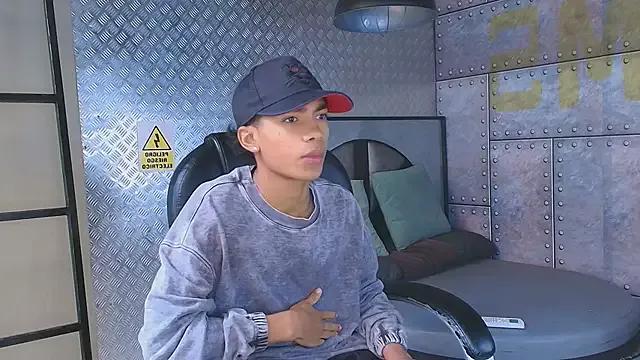 AlanCutee on StripChat 