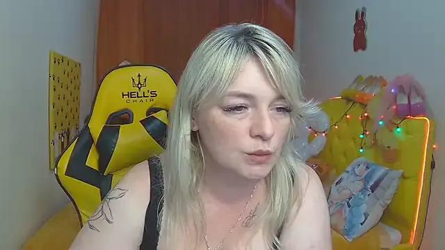 AmandaSkript on StripChat 