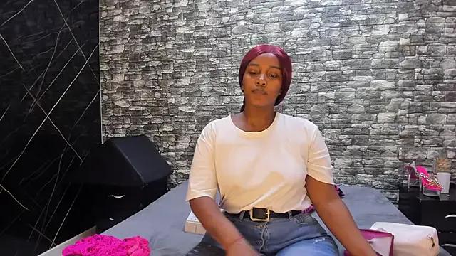 ArianaBlackk on StripChat 