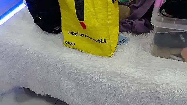 ArianaSantana on StripChat 