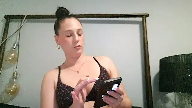 Audrey_hoty — get naked oil up and carress my body