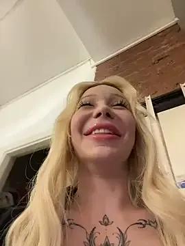 babydolll — Stroke nipples in public