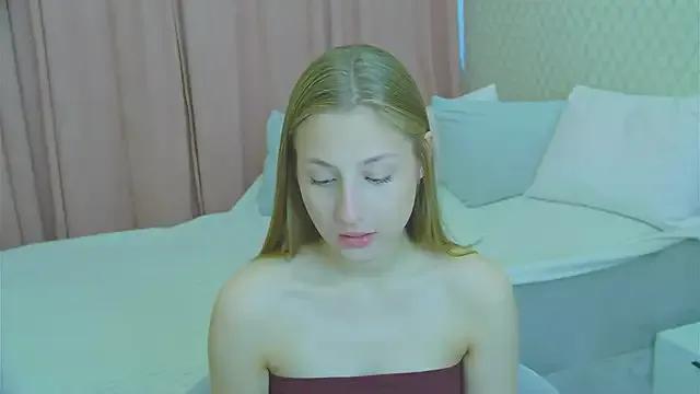 BritneyCruze — Freechat on StripChat