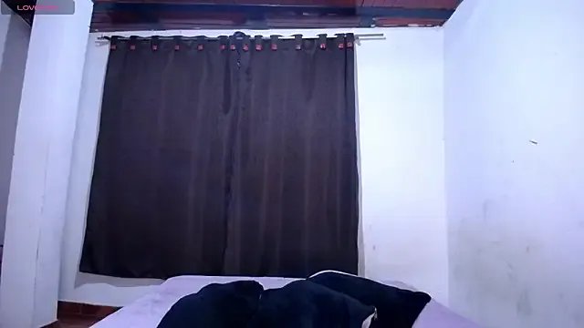 DaraKat18 on StripChat 