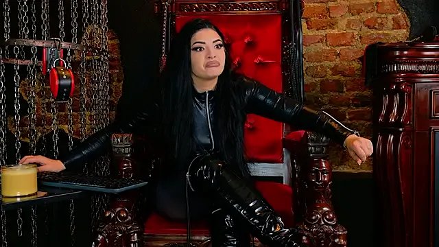 DevashaQueenX on StripChat