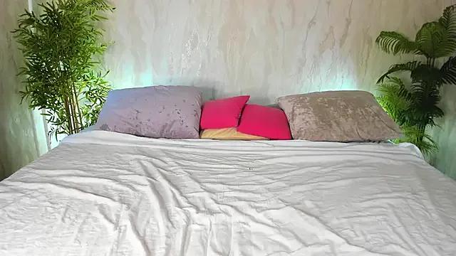 Elle_Ellise — Oily doggy close up