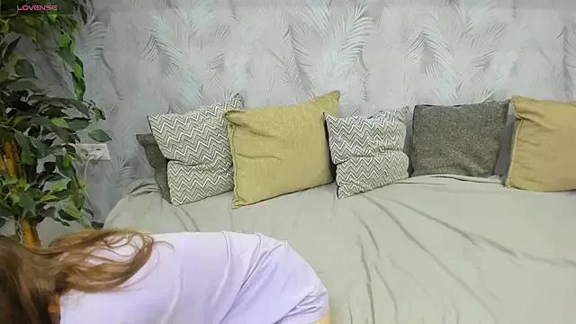 Elle_Ellise on StripChat 