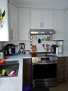 Ellie-L-Elizabeth on StripChat 