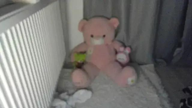 Ellyslimdoll on StripChat 