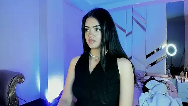 EmmaStonns on StripChat 