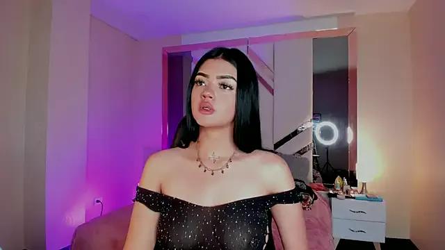 EmmaStonns on StripChat 